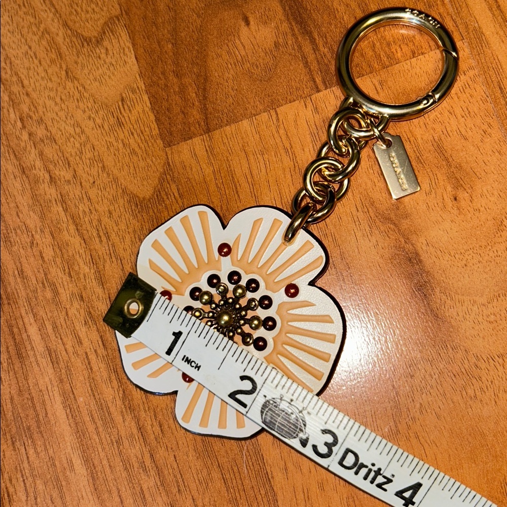 NWOT Coach Gold Beaded Flower Keychain Bag Charm - Picture 6 of 12